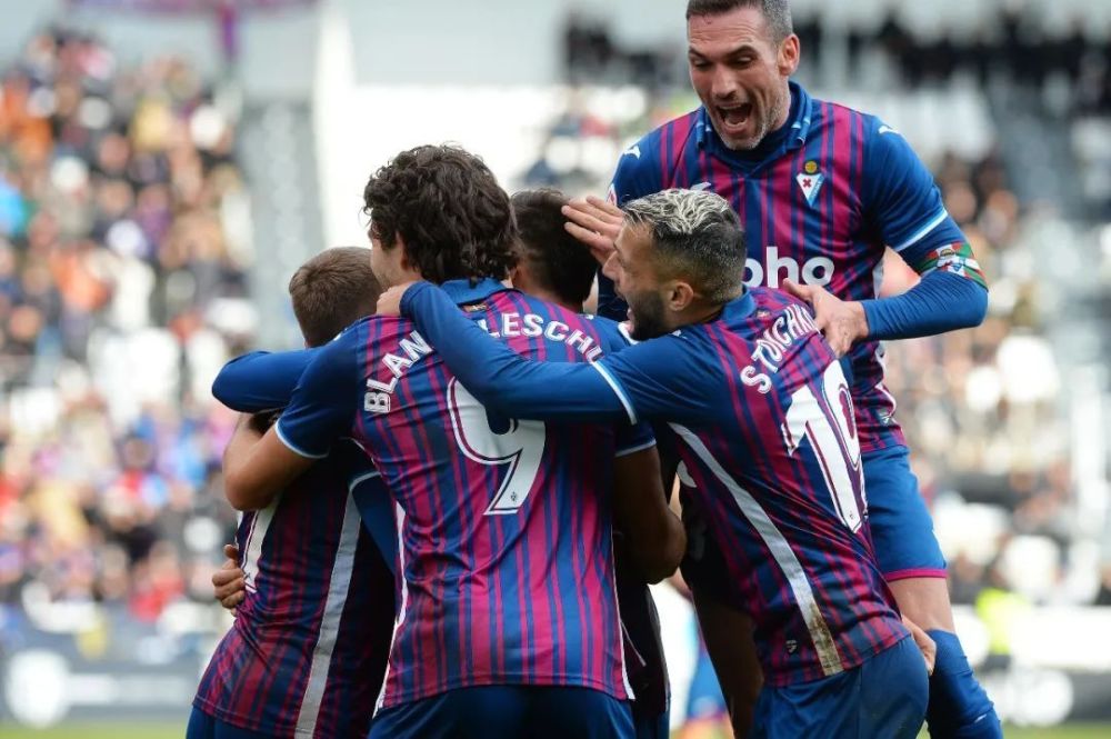 继续力压群 继续力压群